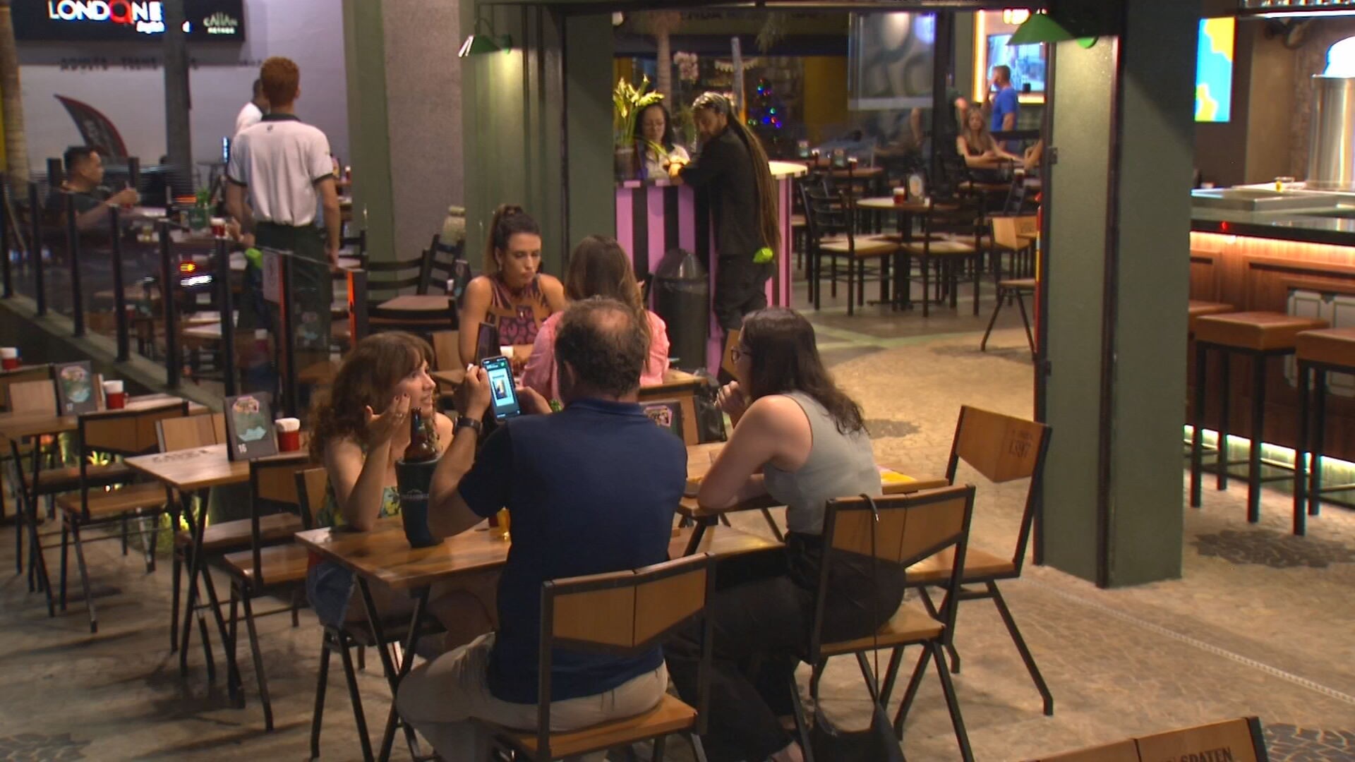 Fim de ano movimenta economia de bares e restaurantes na região de Bauru