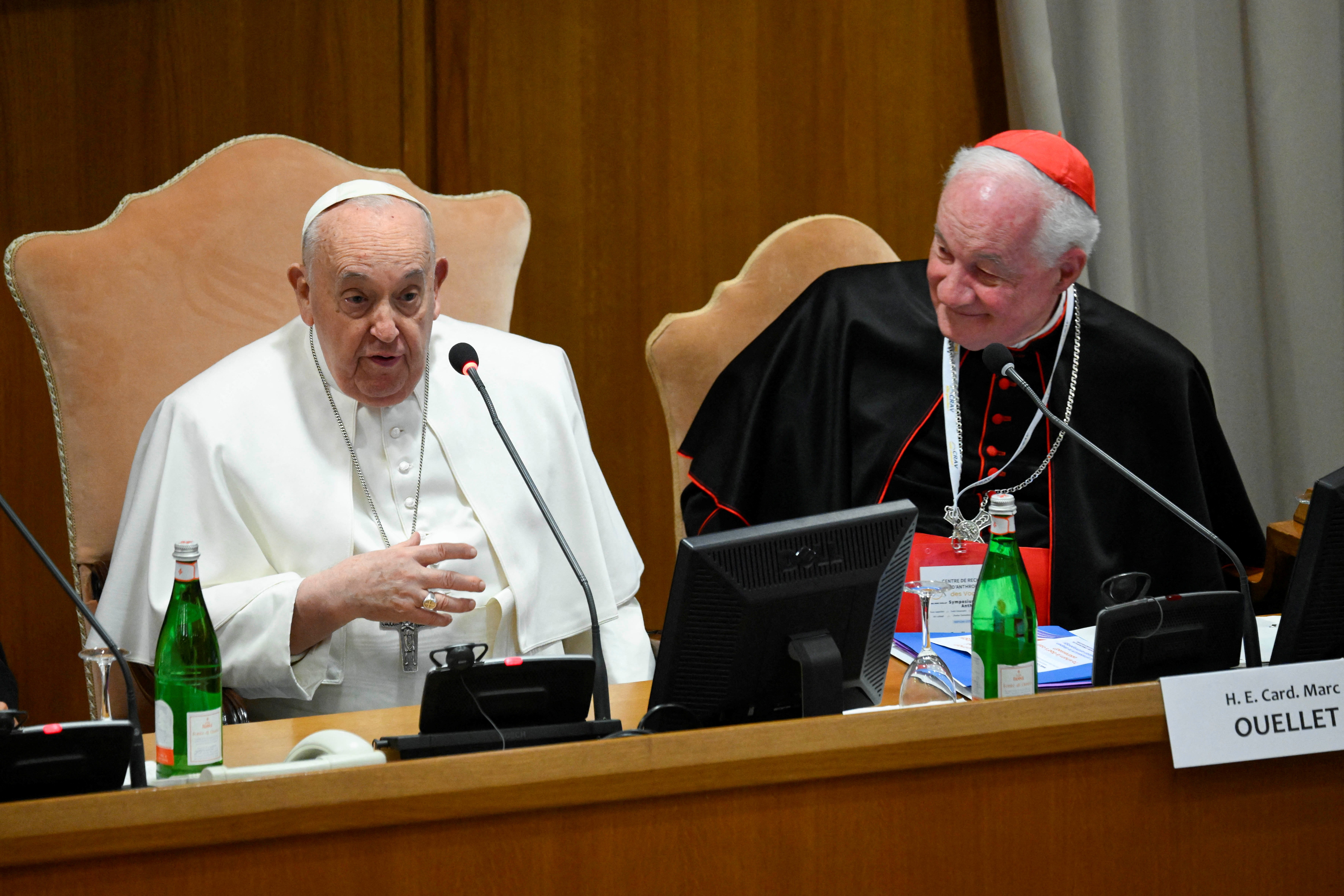 Papa Francisco chama estudos de gênero de 'ideologia horrível' que ameaça a humanidade