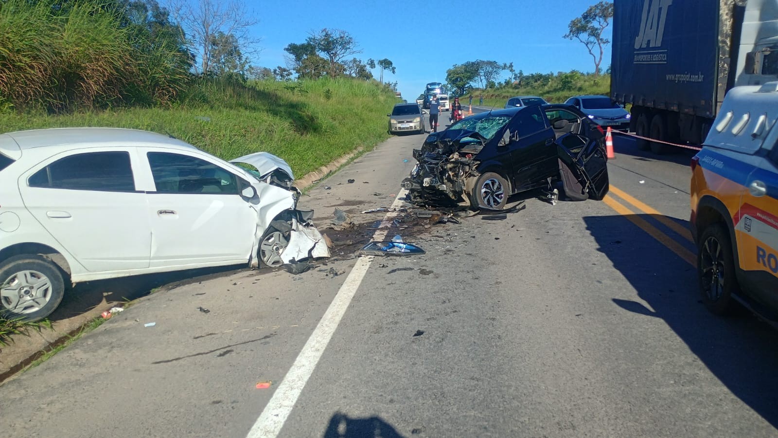 Acidente na MG-050 deixa uma pessoa morta e quatro feridas entre Pedra do Indaiá e Formiga