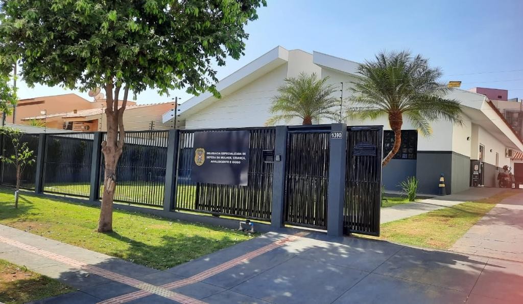 Dona de quitinete denuncia estupro e inquilino é preso suspeito do crime em MT 