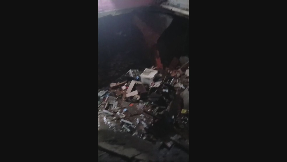 Desabamento em Acari — Foto: Reprodução/TV Globo