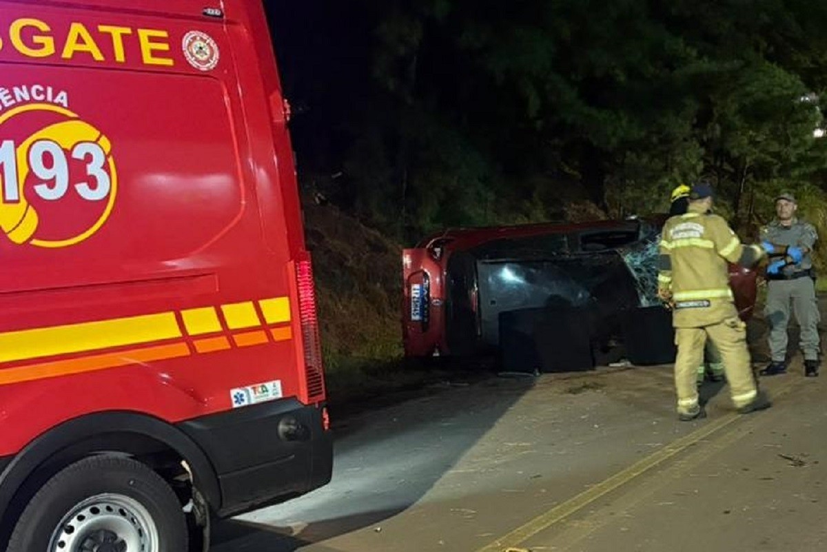 Acidente com capotamento deixa um homem morto na RS-126, em Ibiraiaras
