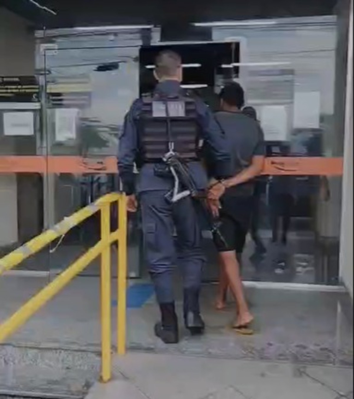 Jovem é preso com moto furtada em Angra dos Reis 
