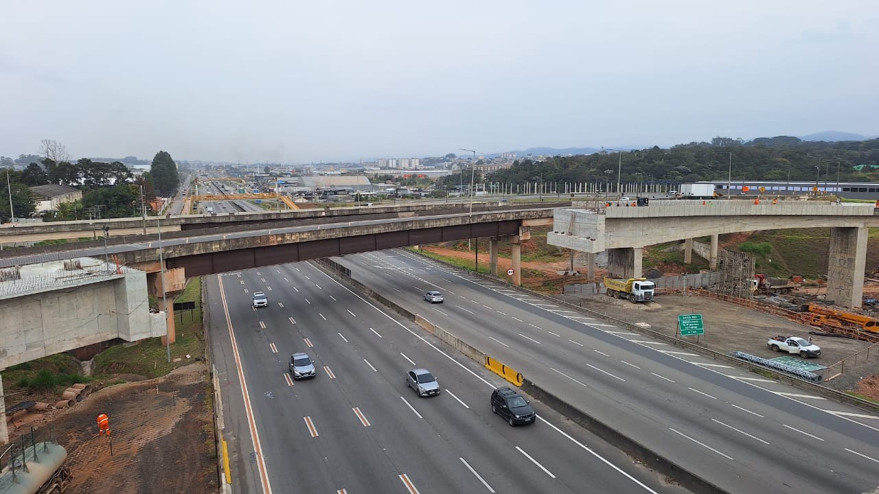 Dutra: trecho da rodovia em Arujá tem interdições neste fim de semana; confira alterações