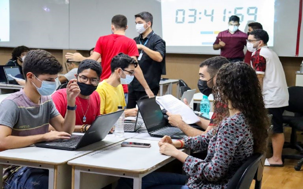 ソフトウェア エンジニアリングは国内および国際的な機会を開きます | 広告特集 – iCEV – 高等教育研究所