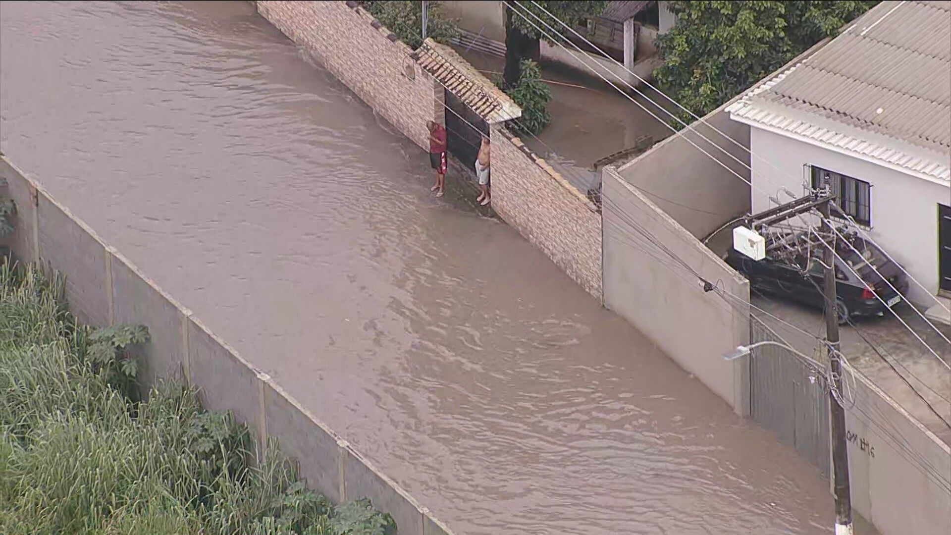 Duque de Caxias ainda tem bairros alagados após temporal do fim de semana