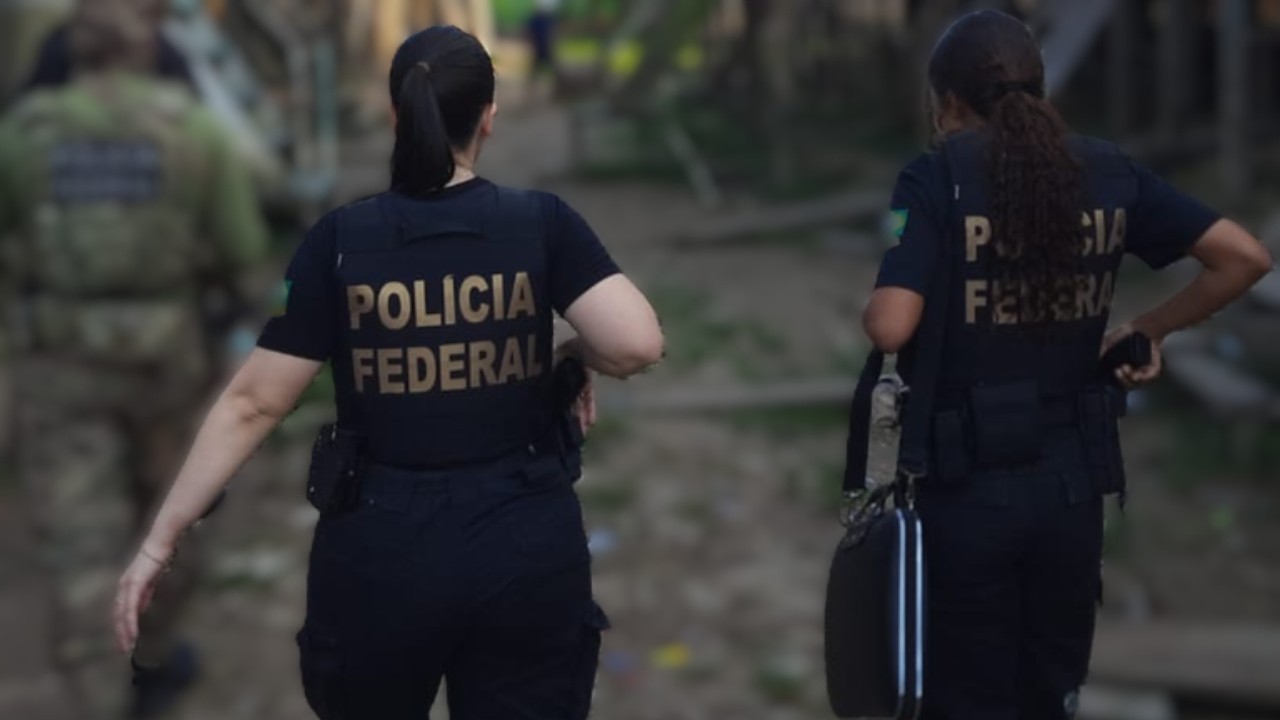 PF faz operação contra grupo suspeito de falsificar e vender certidões de nascimento no AM