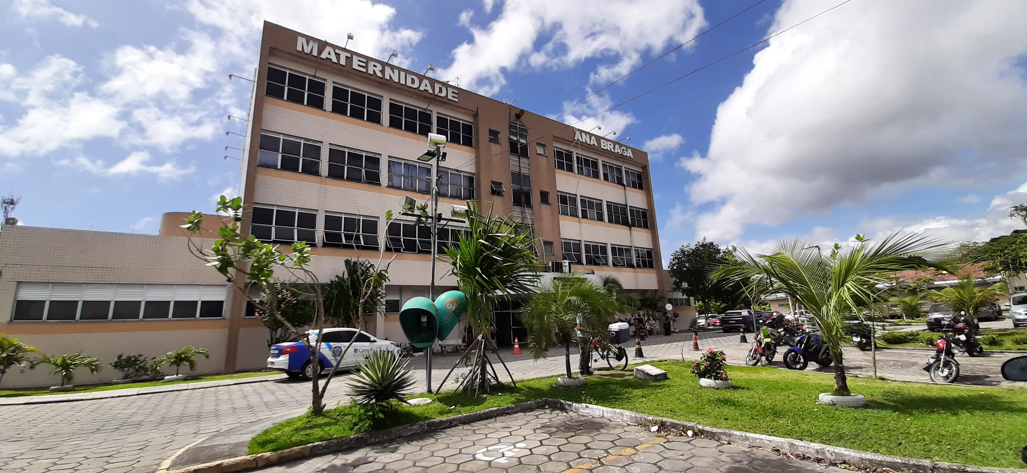 VÍDEO: Grávida de 18 anos dá à luz em casa e joga recém-nascido pela janela em Manaus
