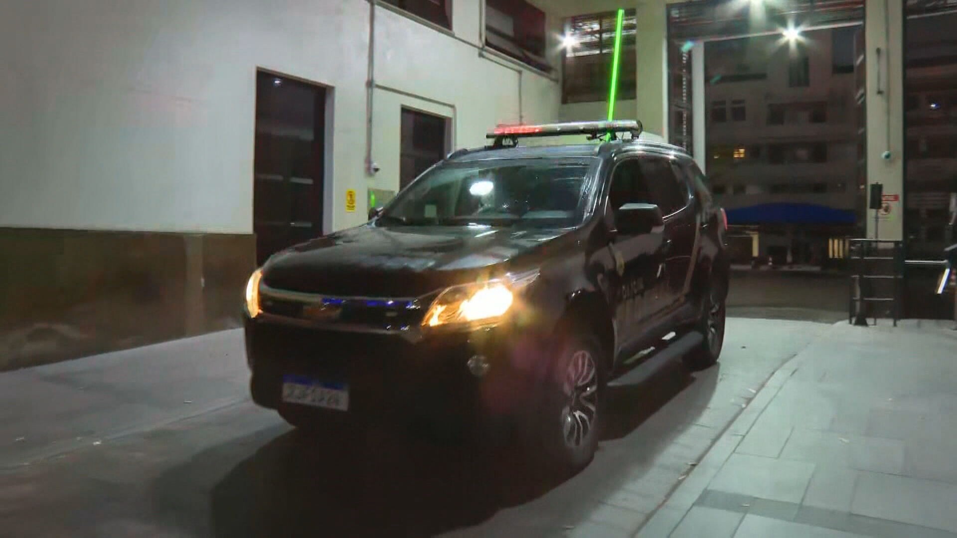 PF mira lavagem de dinheiro do jogo do bicho; postos de gasolina ligados à família de Rogério Andrade são alvo