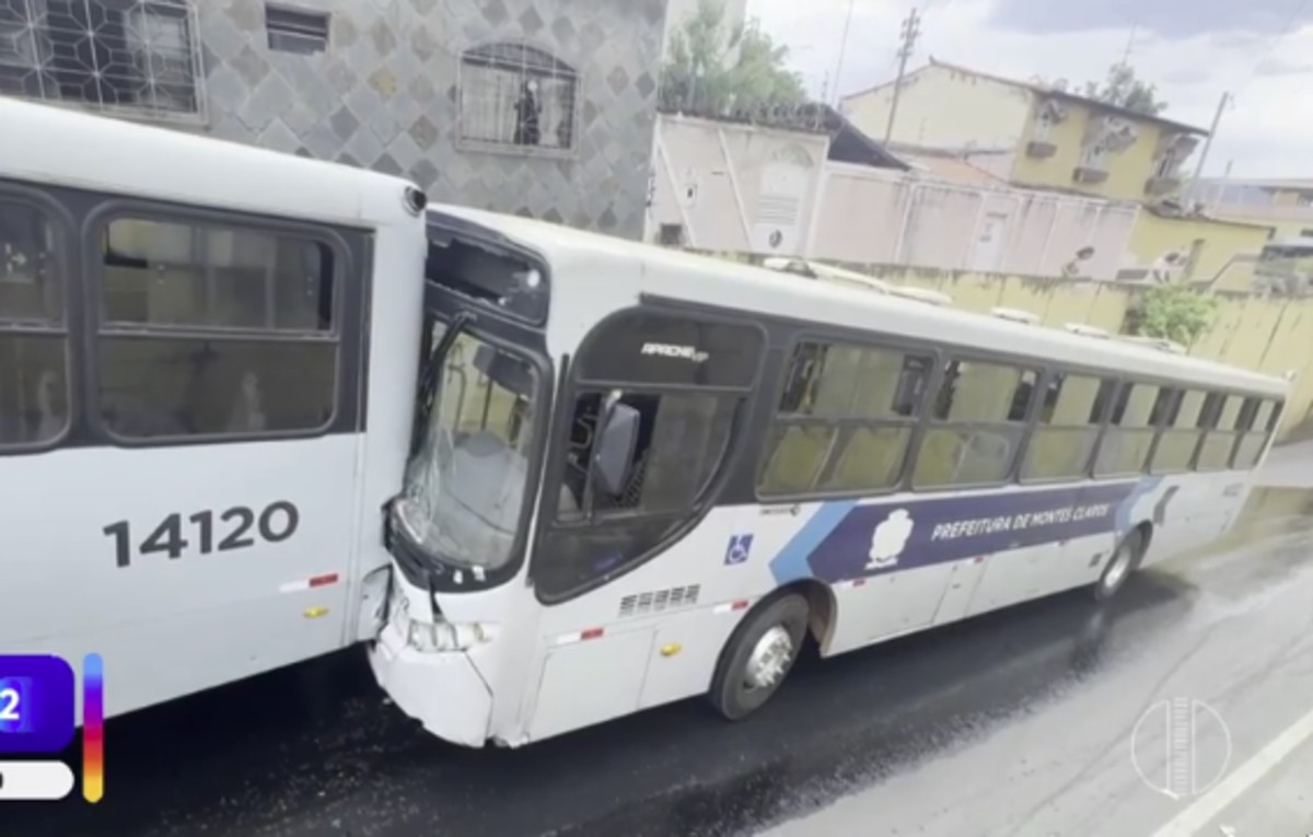 Dois ônibus do transporte coletivo se envolvem em acidente em viaduto no Centro de Montes Claros