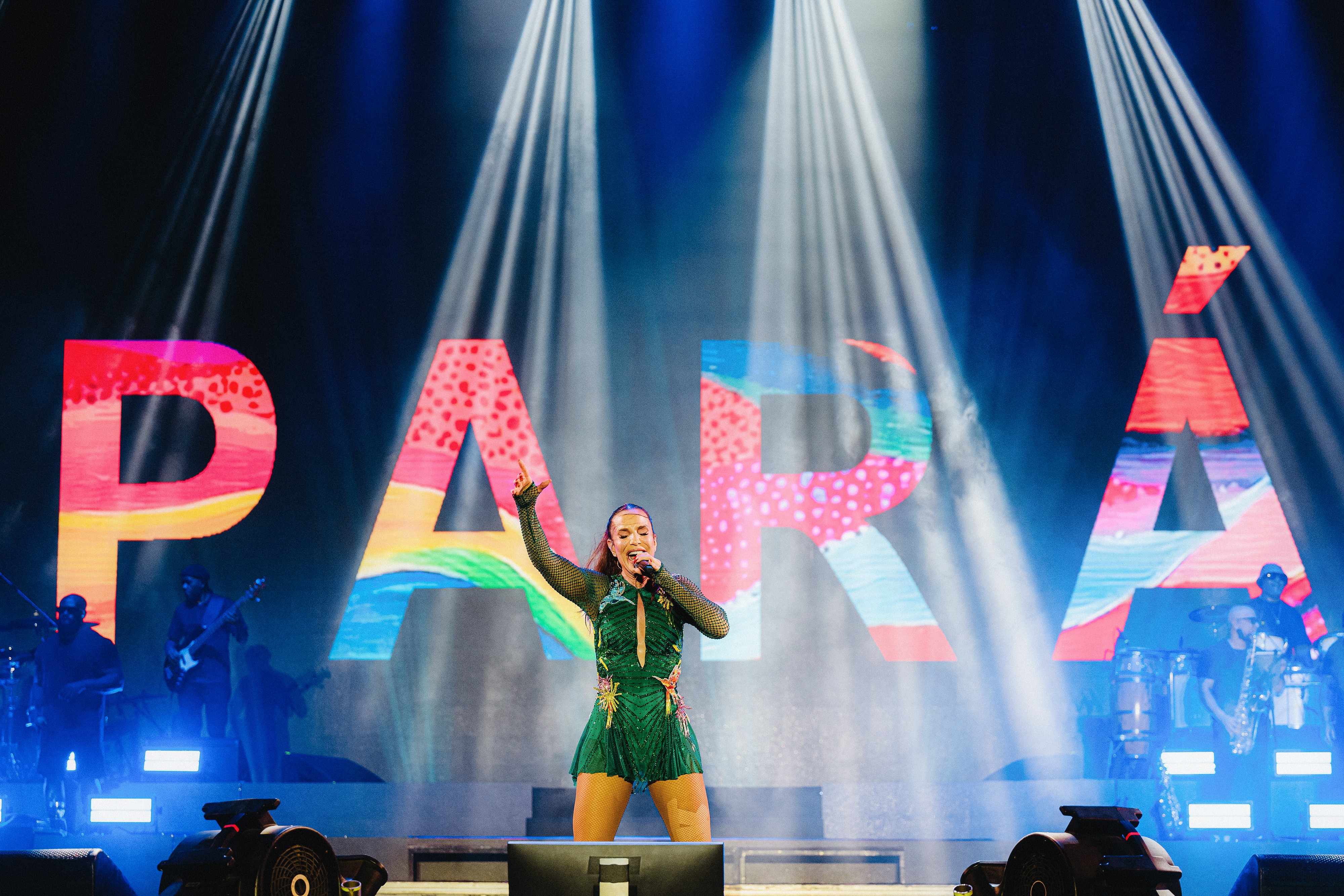 Ivete canta 'Voando pro Pará' em homenagem ao estado no 'Amazônia Live', com público de 45 mil pessoas