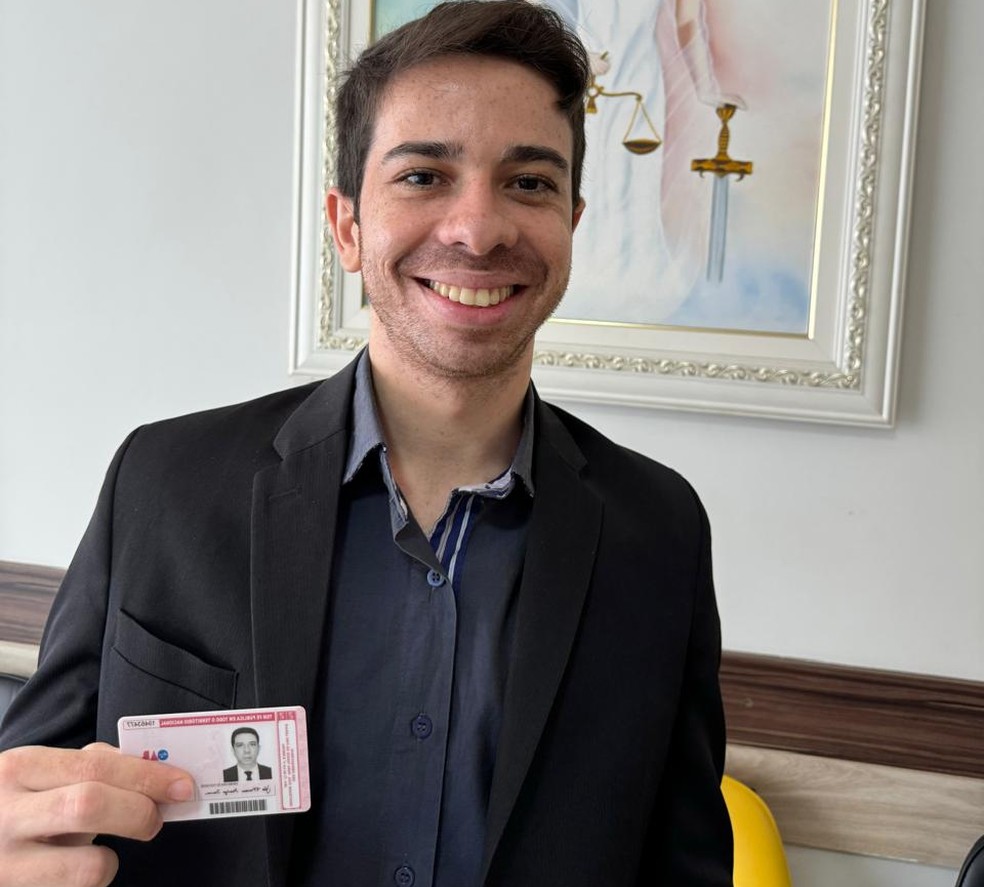 João Marcos teria pego a carteira da OAB em setembro deste ano — Foto: Reprodução