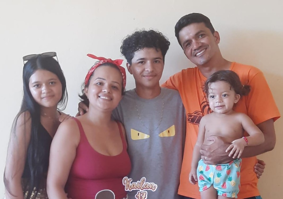 Os pais e irmãos de Kailliny foram testados, porém não apresentaram compatibilidade para a doação de medula óssea — Foto: Arquivo pessoal