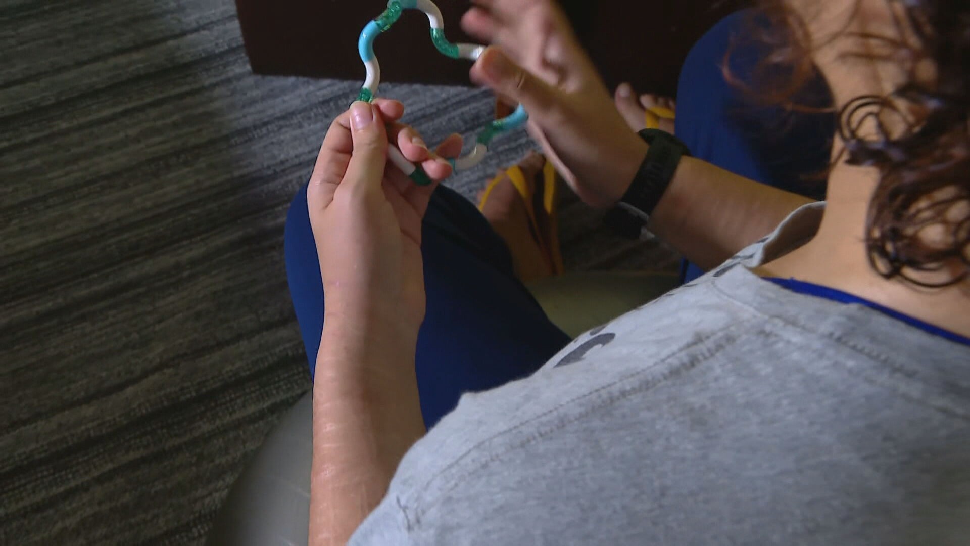 Jovem autista relata abuso durante crise após aceitar carona na Barra da Tijuca: ‘Me ajuda que eu fui estuprada’