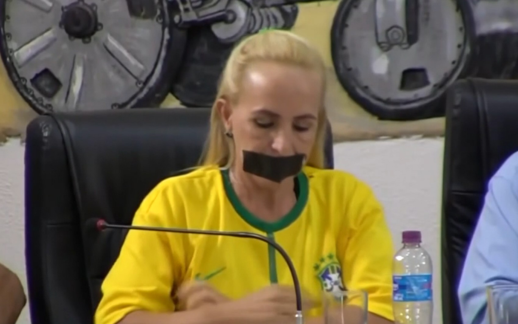 Câmara de Ouro Fino apura denúncia de transfobia por comentário de vereadora sobre deputada Erika Hilton
