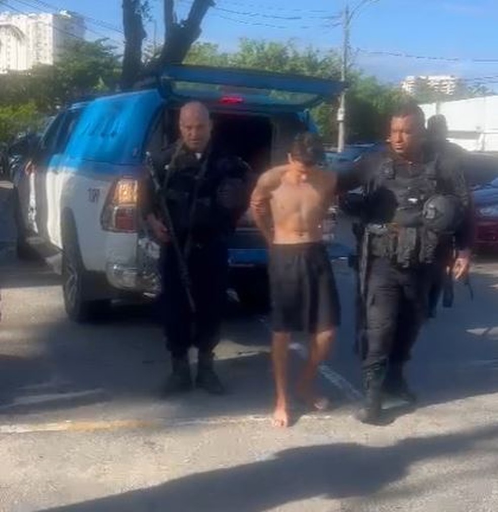 Homem tem o apelido de 2B e confessou participação do crime — Foto: Reprodução