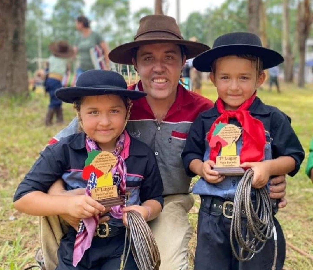 'Não há obstáculos para quem tem vontade de vencer', diz laçador que participa de prova inclusiva na Festa Campeira 