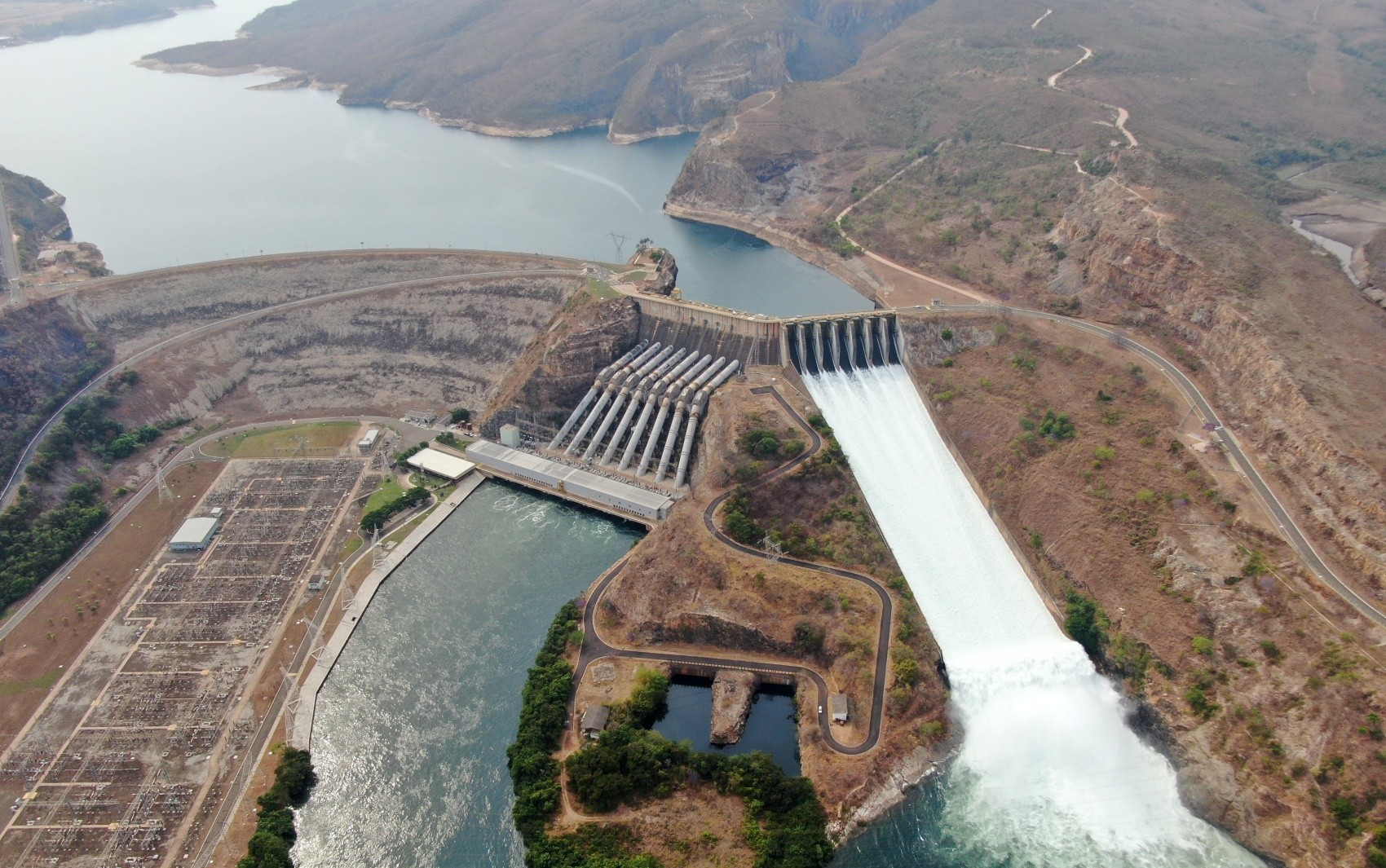 Governo estuda exportar sobras de energia hidrelétrica à Argentina e ao Uruguai