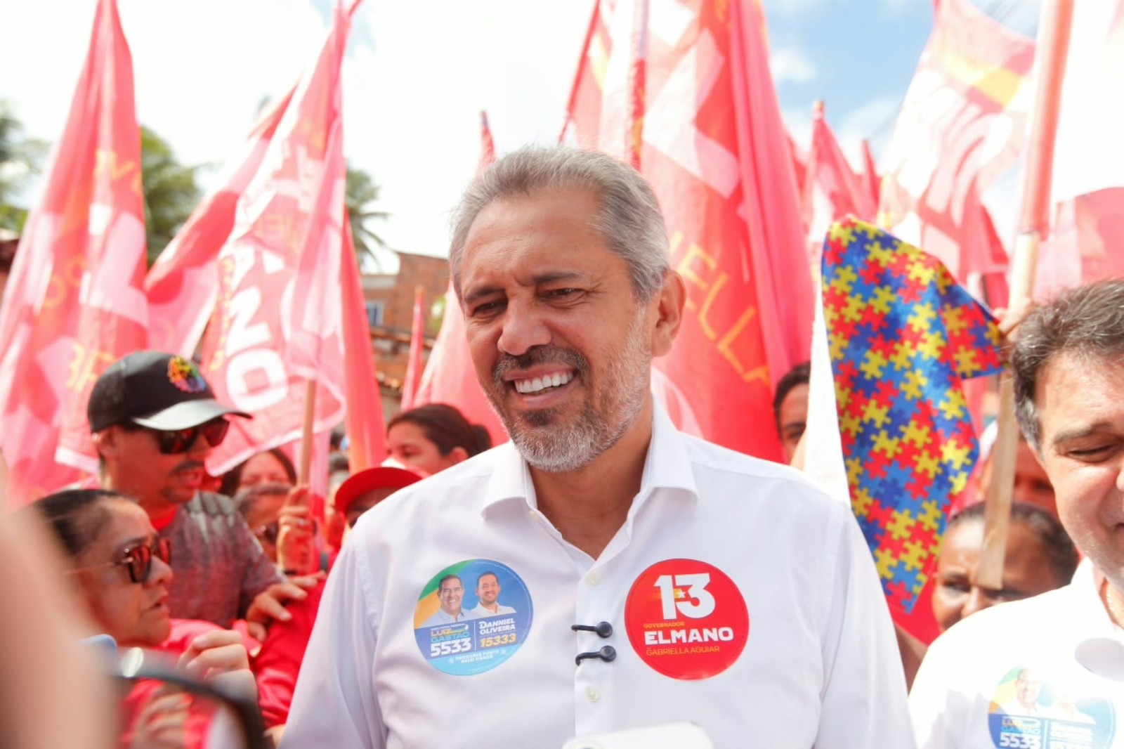 Elmano promete criar programa 'Vai de Graça' com transporte gratuito em Fortaleza aos sábados e domingos
