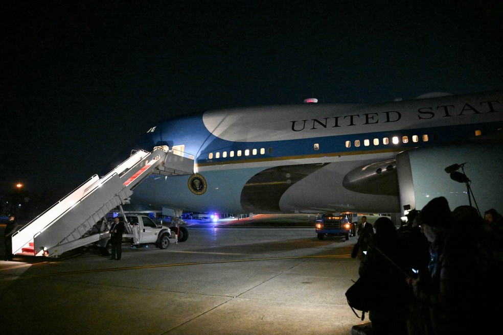 Air Force One na pista da Base Aérea Conjunta Andrews, em Maryland — Foto: Mandel Ngan/AFP