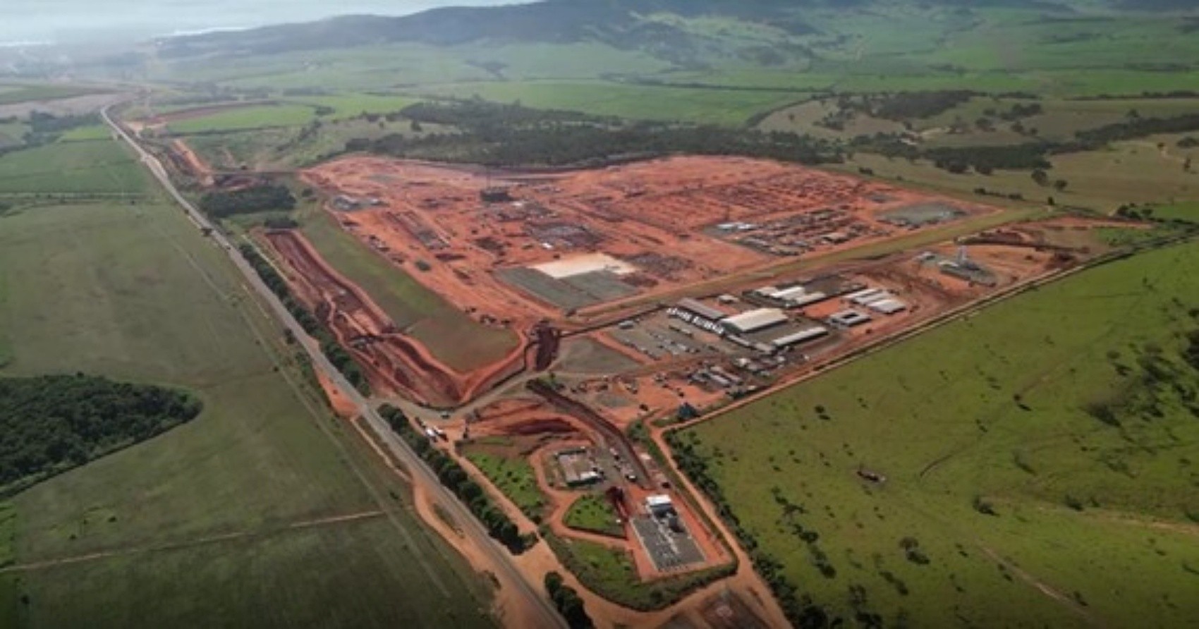 Fábrica de cervejaria holandesa recebe autorização para funcionamento parcial em MG