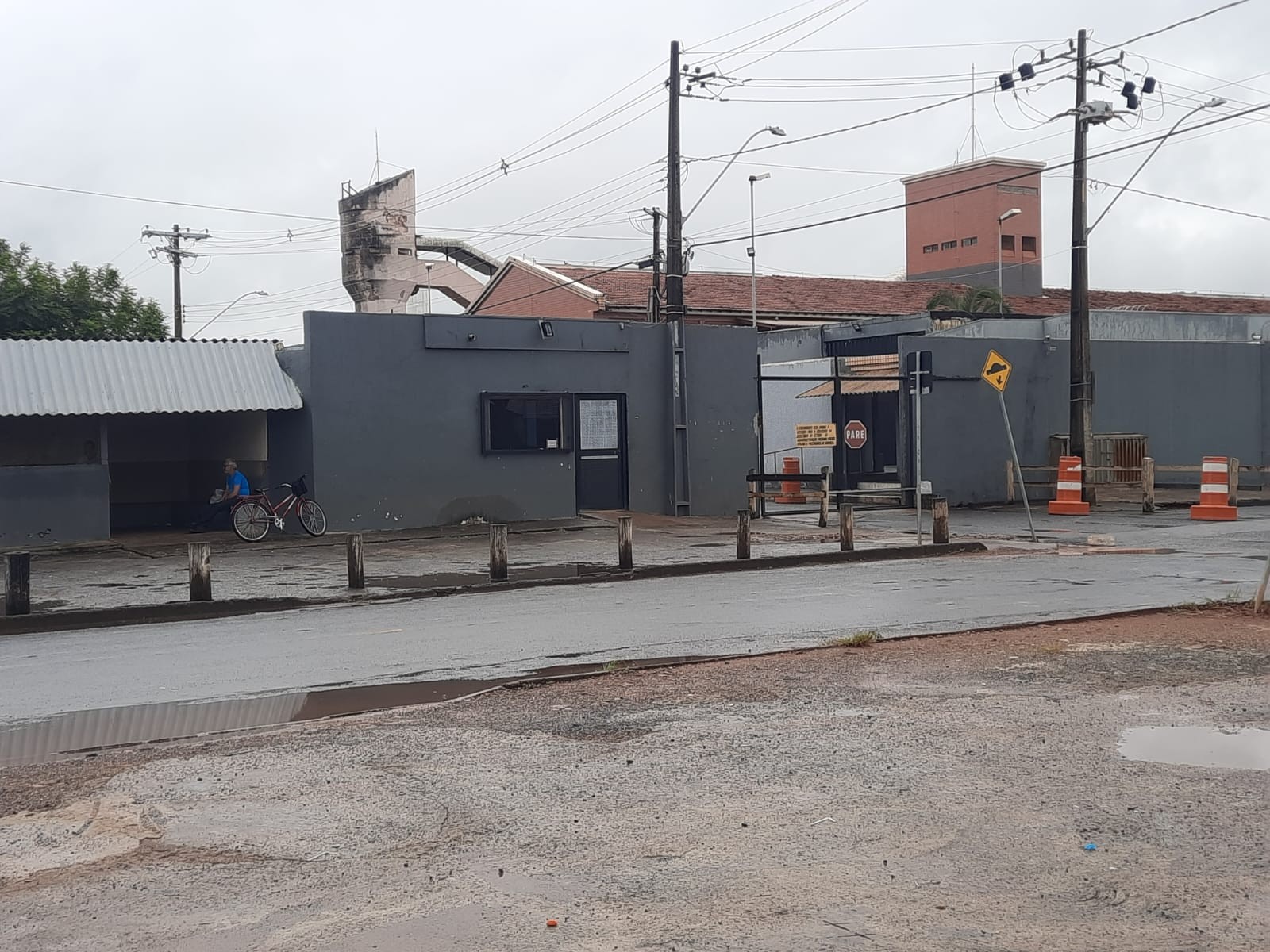 Detento é encontrado morto após passar mal em cela do presídio de Uberlândia