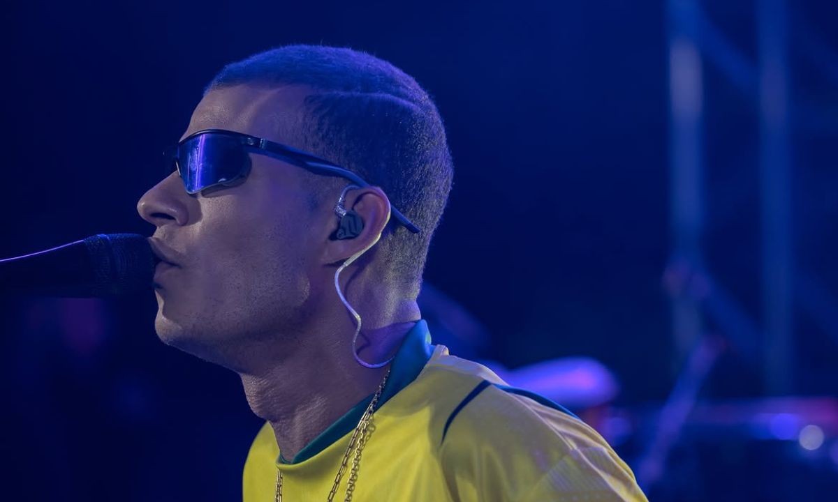Conheça Eduardinho dos Teclados, cantor baiano com deficiência visual que viralizou com música inspirada em Vinícius Júnior