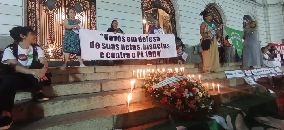 Mulheres fazem manifestação contra PL 1904 — Foto: Marcelly Setubal/TV Globo
