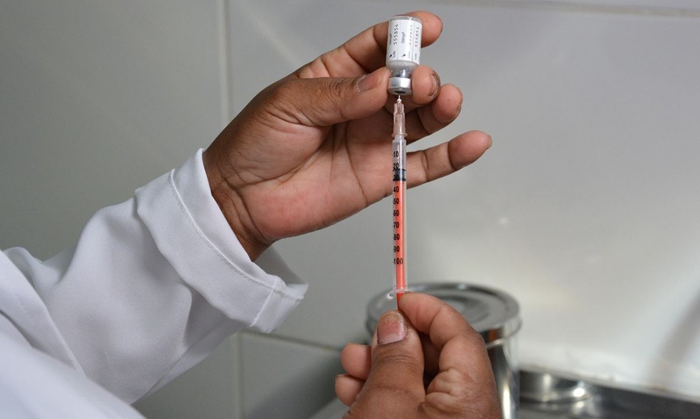 A vacinação é recomendada para crianças e adolescentes entre 10 e 14 anos, 11 meses e 29 dias de idade — Foto: Divulgação