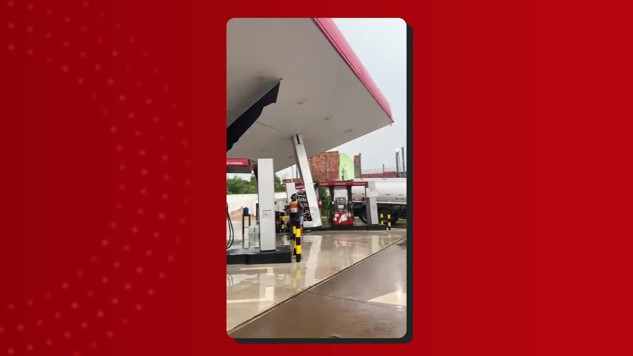 Estrutura de posto de gasolina desaba após forte chuva no Amazonas; VÍDEO