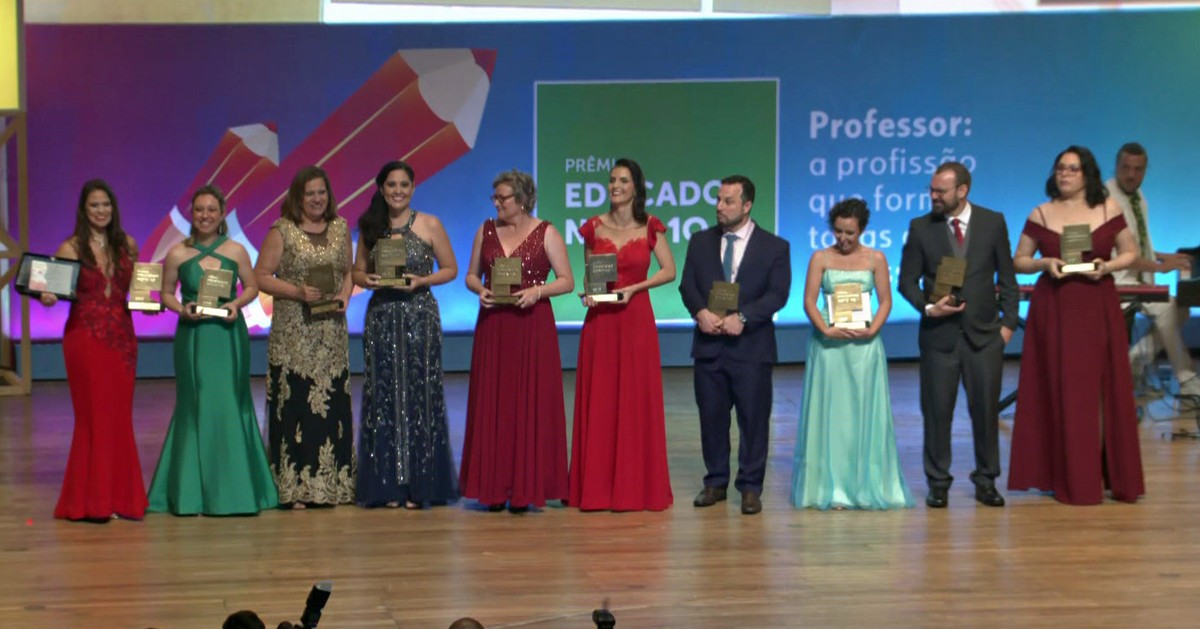 Professora londrinense vence prêmio do  com ensino de matemática
