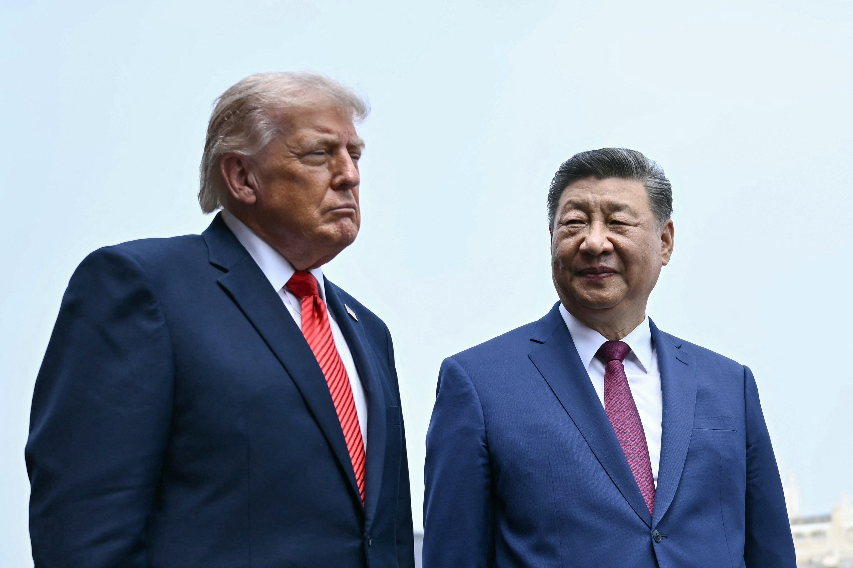 Trump diz que Xi Jinping garantiu que não enviará apoio militar ao Irã