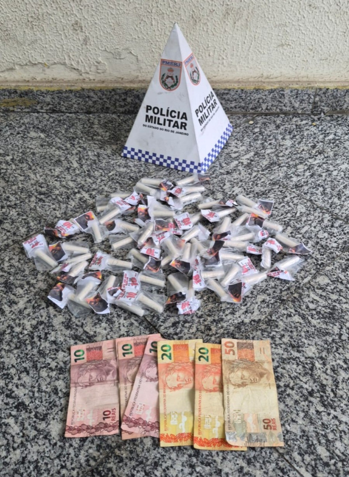 Adolescente é apreendido com drogas em Três Rios 