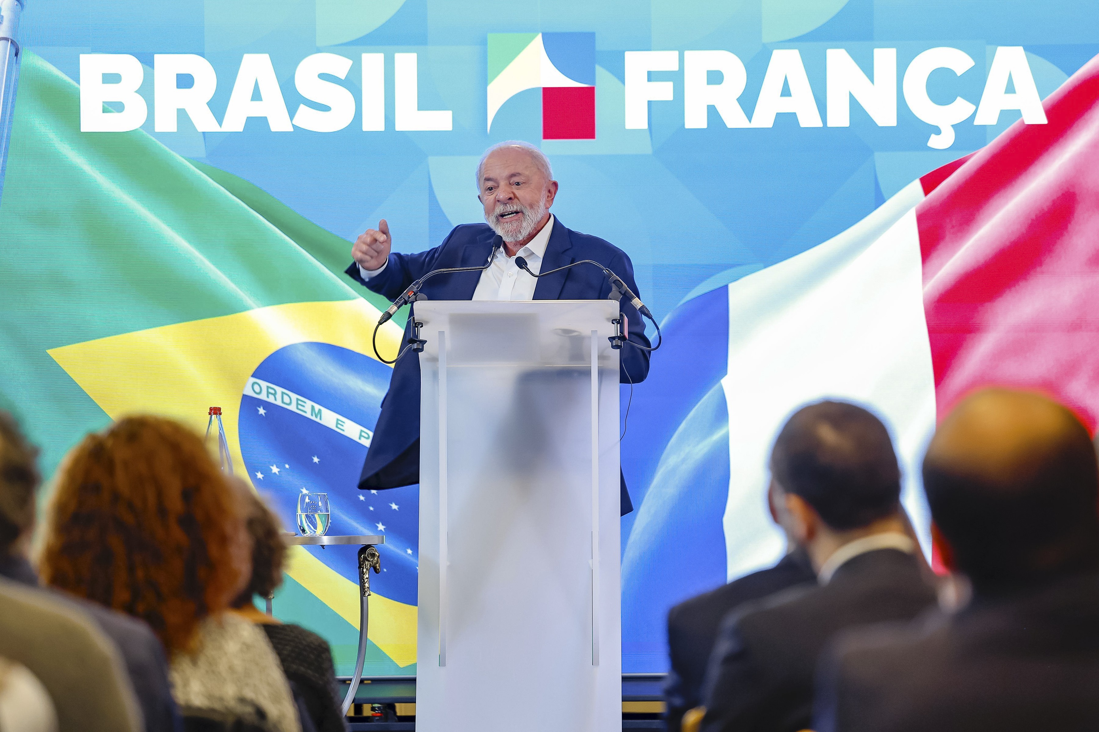 Lula defende viagens ao exterior e diz desconhecer custos: 'Estamos fazendo o que todo presidente precisa fazer'