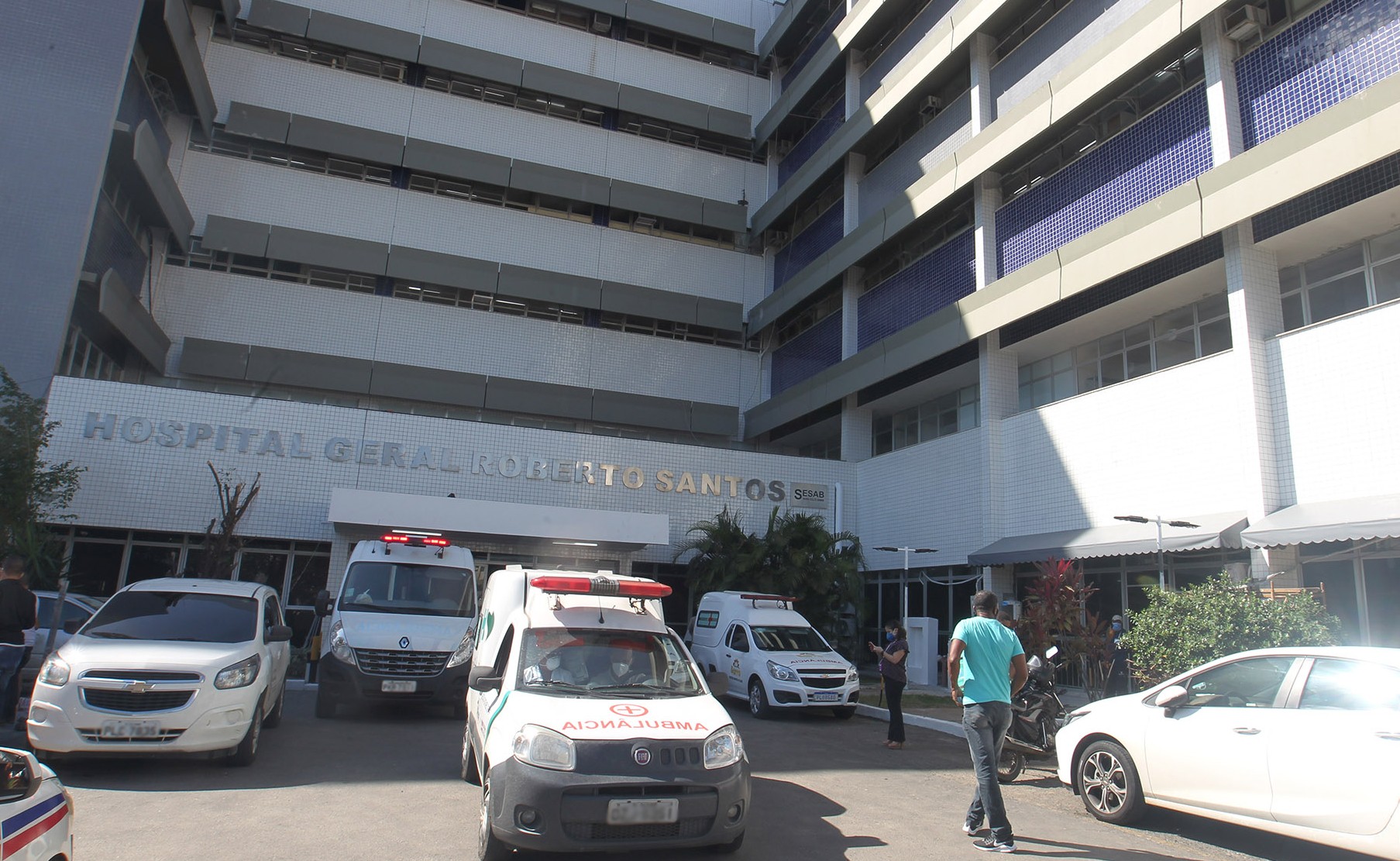 Homem é baleado e dois suspeitos são presos após ação policial em Salvador