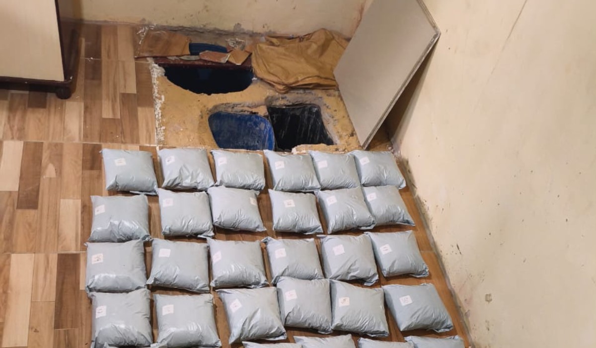 Homem é preso por esconder 50 kg de cocaína no piso de casa em Campinas