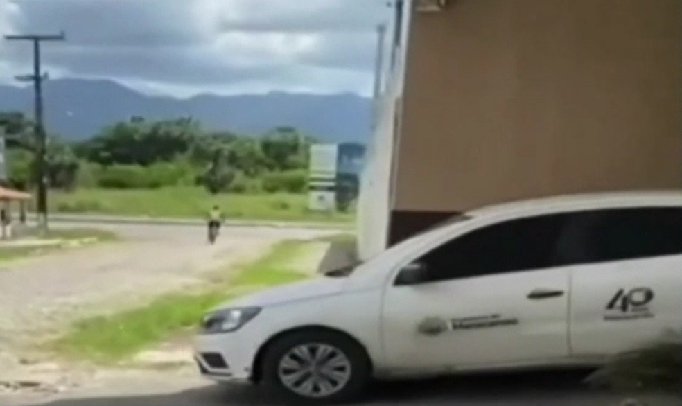 Servidor ocupa cargo efetivo e foi afastado segundo a Prefeitura de Maracanaú. — Foto: TV Verdes Mares/Reprodução