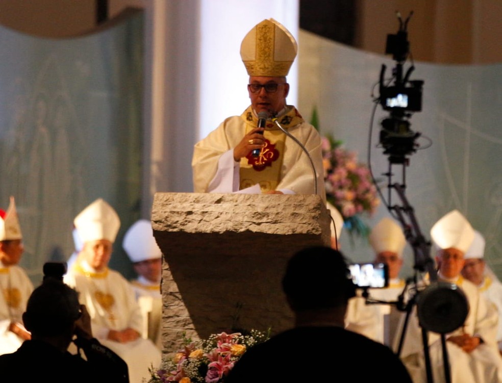 Dom Gregório Paixão toma posse como arcebispo de Fortaleza. — Foto: Kid Junior/SVM