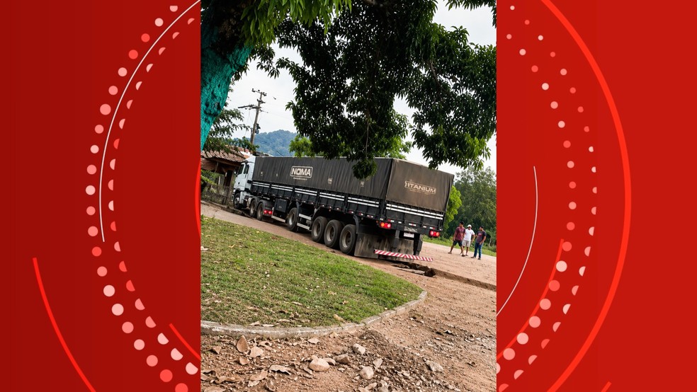 Carreta envolvida em acidente na Br-364 &mdash; Foto: Caique Brilhante