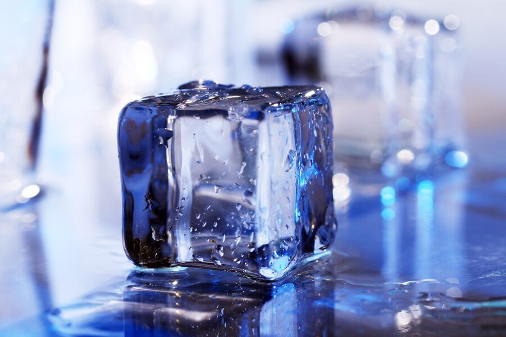 Gelo translcido: o gelo perfeito?  Foto: Racool_studio/Freepik