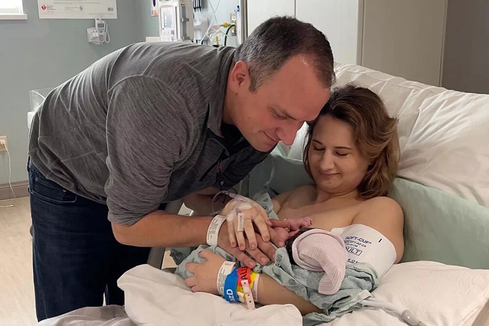 Gypsy Rose Blanchard e Ken Urker no dia do nascimento da filha — Foto: Reprodução/Instagram
