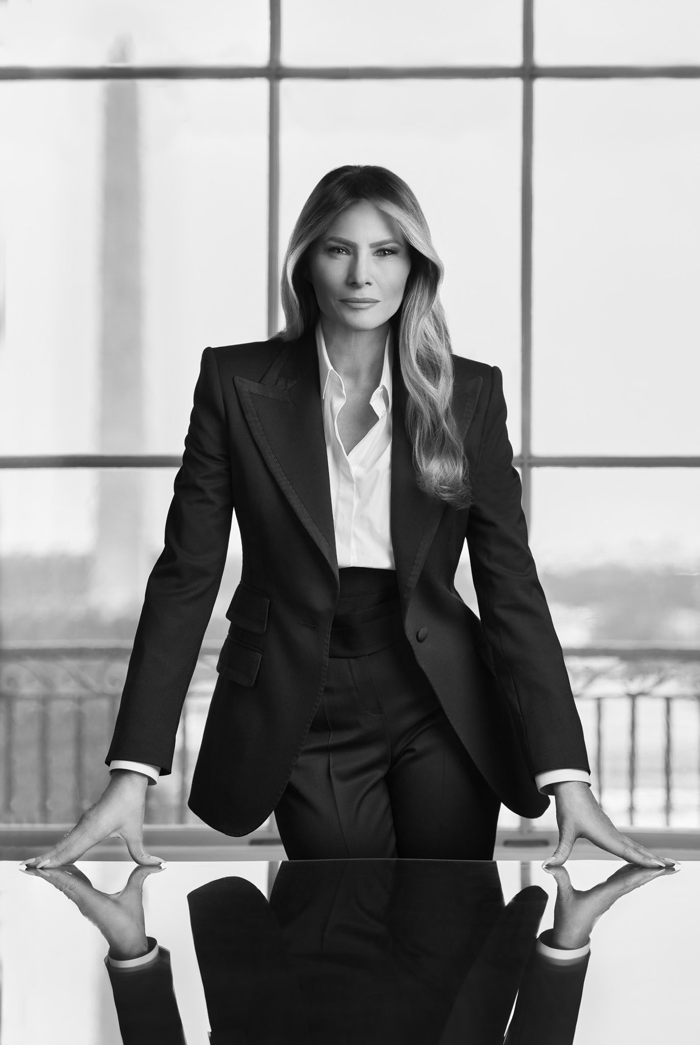 Melania Trump 1ª foto oficial como primeira-dama; VEJA