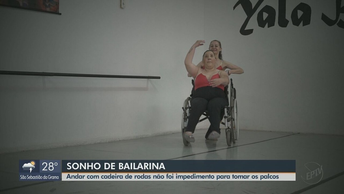 Bailarina brasileira com deficiência fica em 2º lugar em concurso na Europa  - 28/12/2021 - UOL Universa