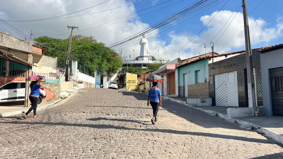 A Rua do Horto é o principal caminho dos romeiros em Juazeiro do Norte, no Ceará — Foto: Patrícia Silva/SVM