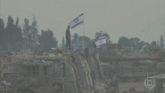 Israel ordena nova evacuação em Rafah; forças israelenses se preparam para expandir operações na Faixa de Gaza - Programa: Jornal Nacional 