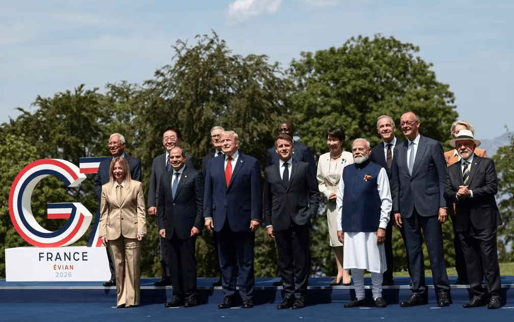 FOTOS E VÍDEO: Trump e Lula posam para a 'foto de família' do G7 e não se cumprimentam durante o retrato oficial