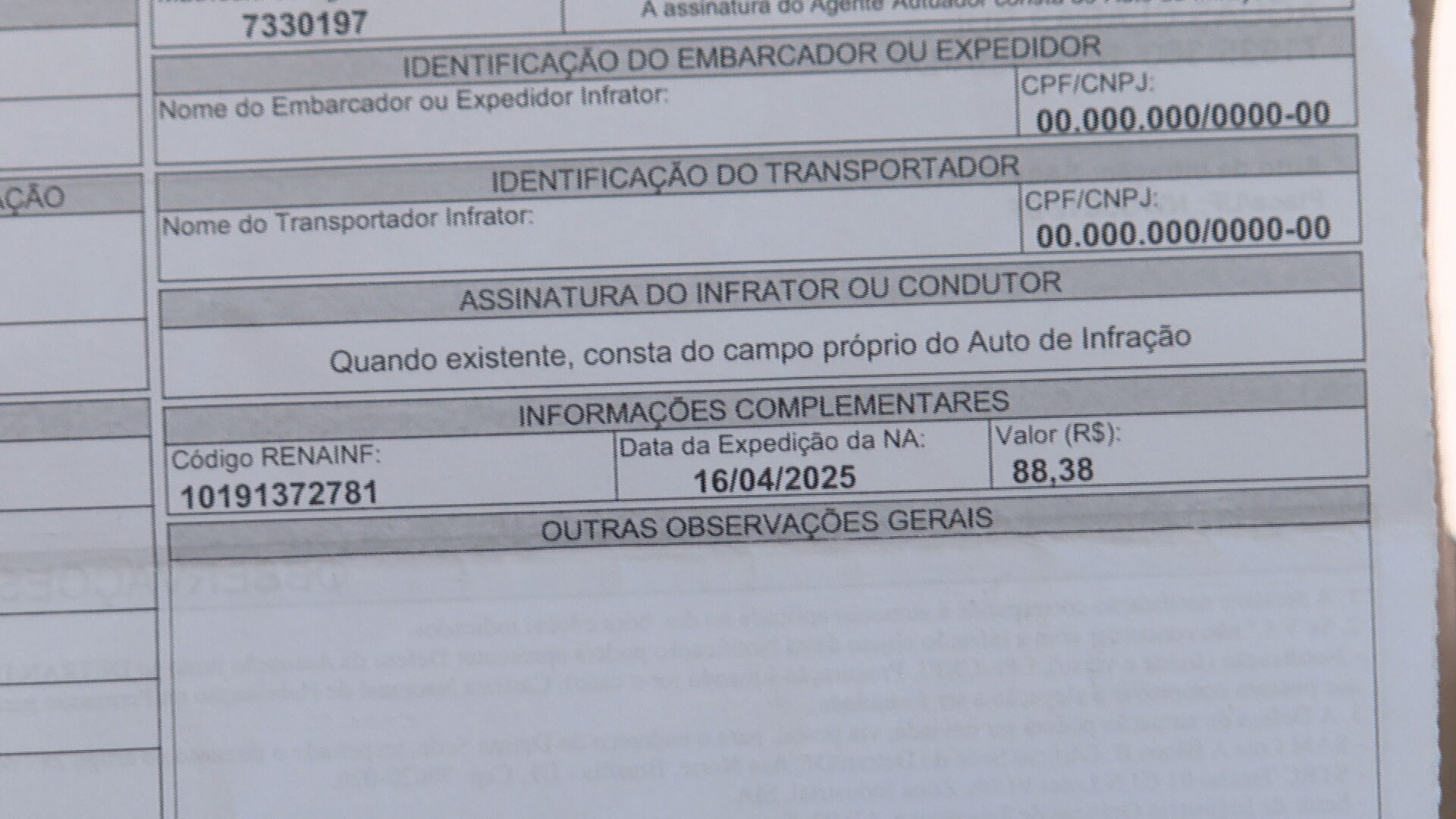 Motorista é multada após buzinar em apoio à manifestação no DF