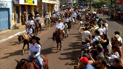 Mais de cinco mil cavaleiros e amazonas participam de cavalgada pelas ruas de Araguaína