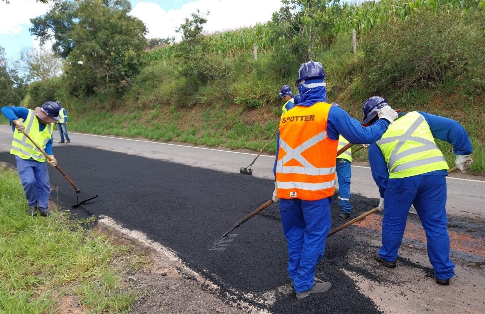 Rodovias do Sul de Minas passam por manutenções; confira o cronograma para a semana