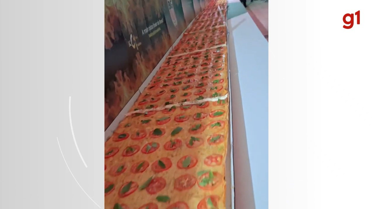 Balneário Camboriú bate recorde com maior pizza linear do Brasil